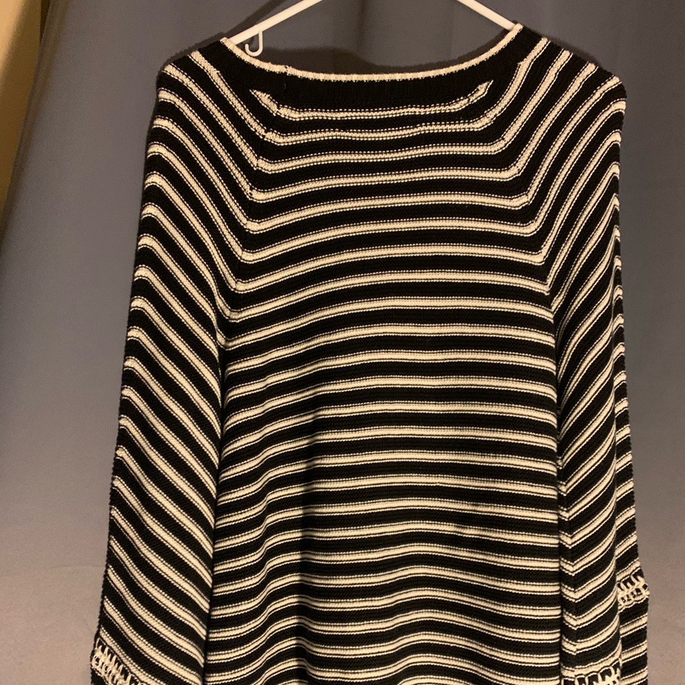 Sweater - Picture 3 of 4